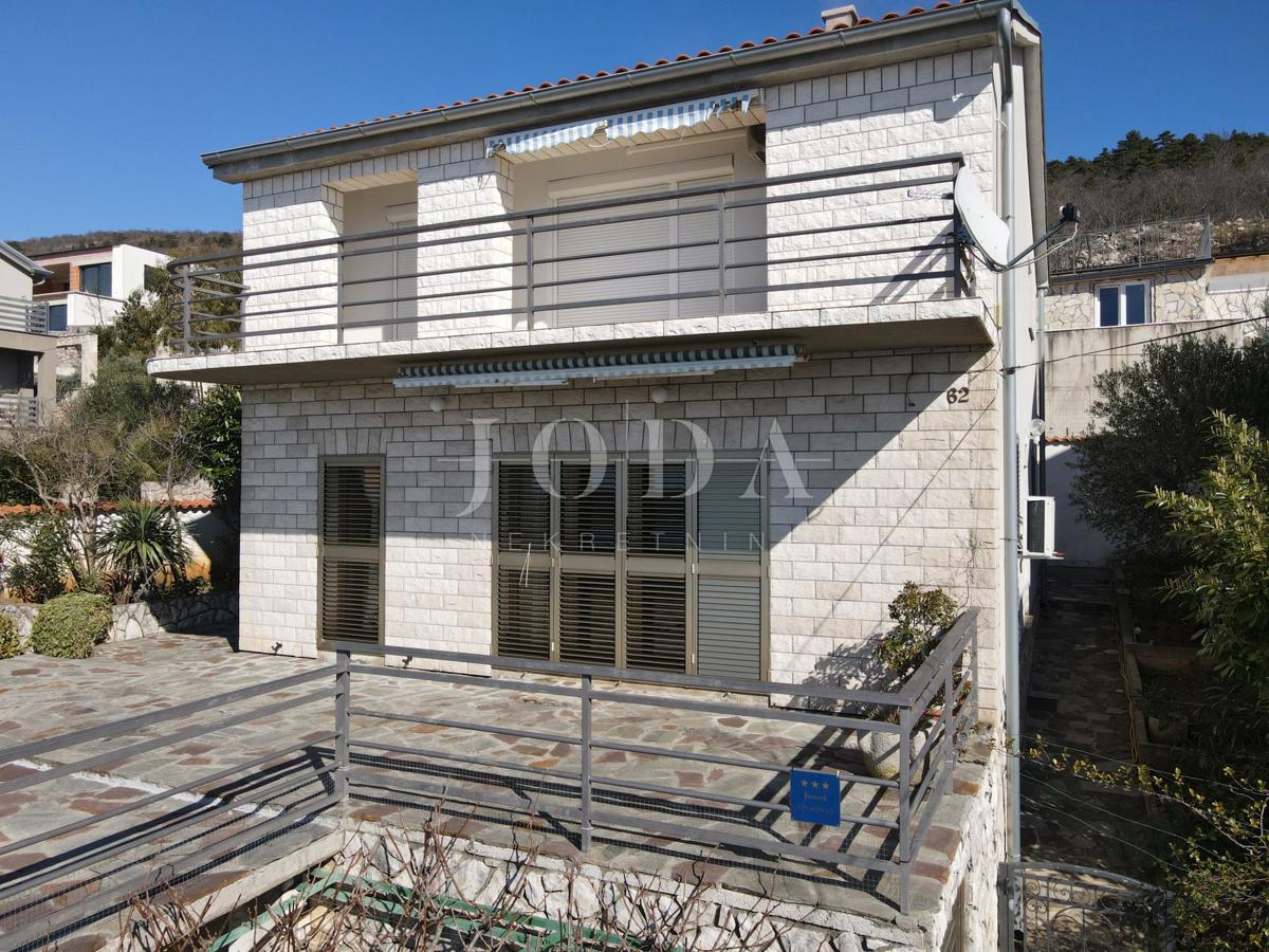 Casa con 2 appartamenti e vista panoramica