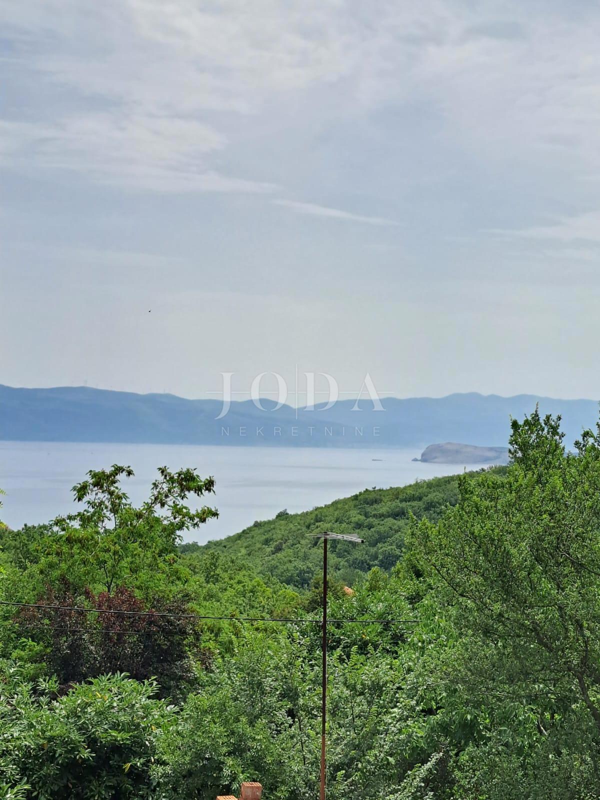 Beautiful house with 4 residential units, Vrbnik