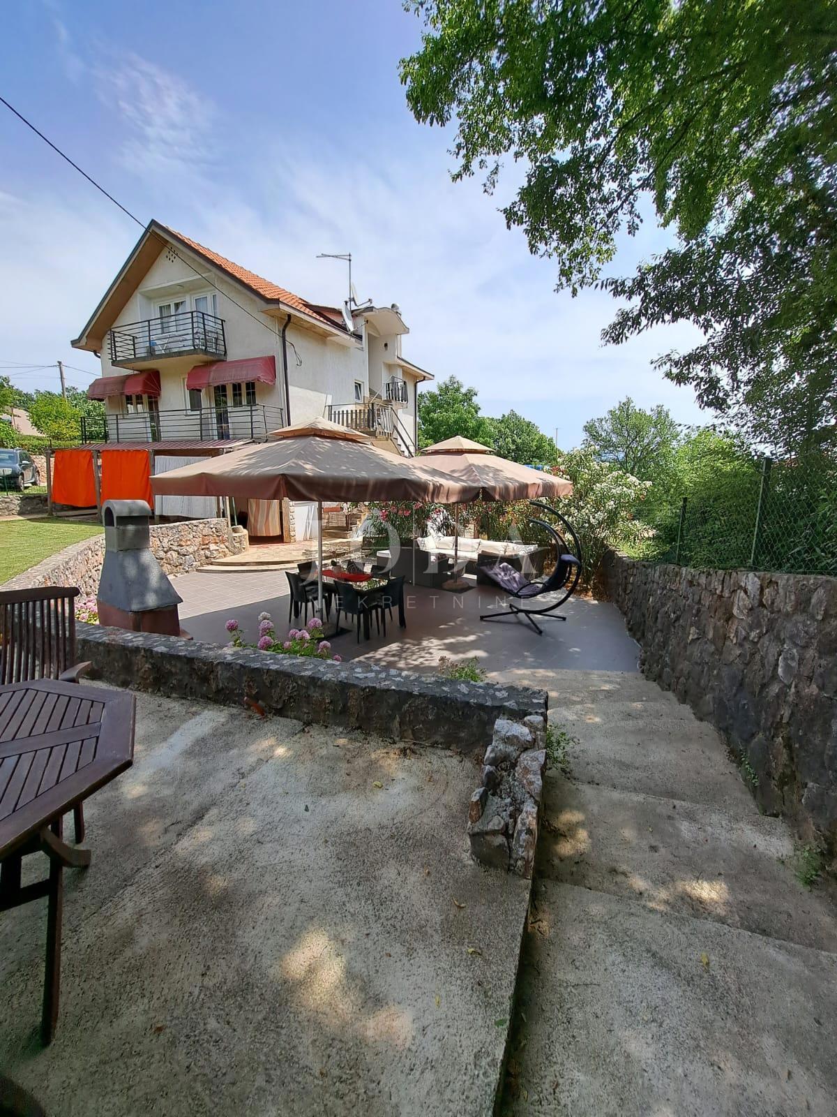 Beautiful house with 4 residential units, Vrbnik