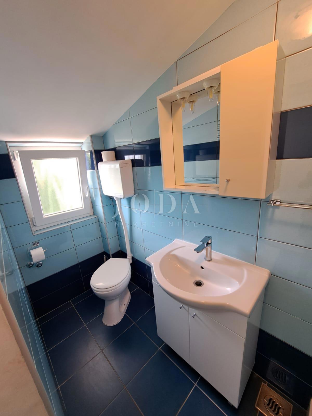 Beautiful house with 4 residential units, Vrbnik