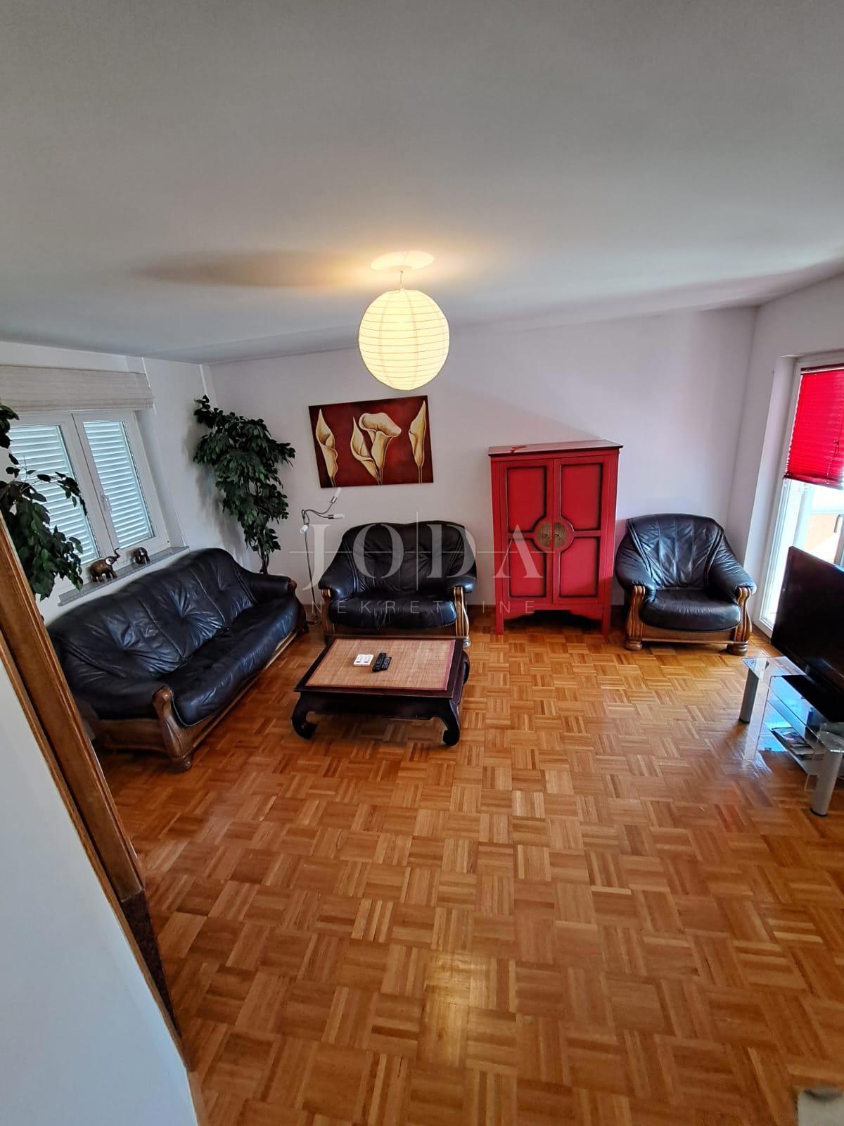 Apartment on two floors with a garden in the city of Krk