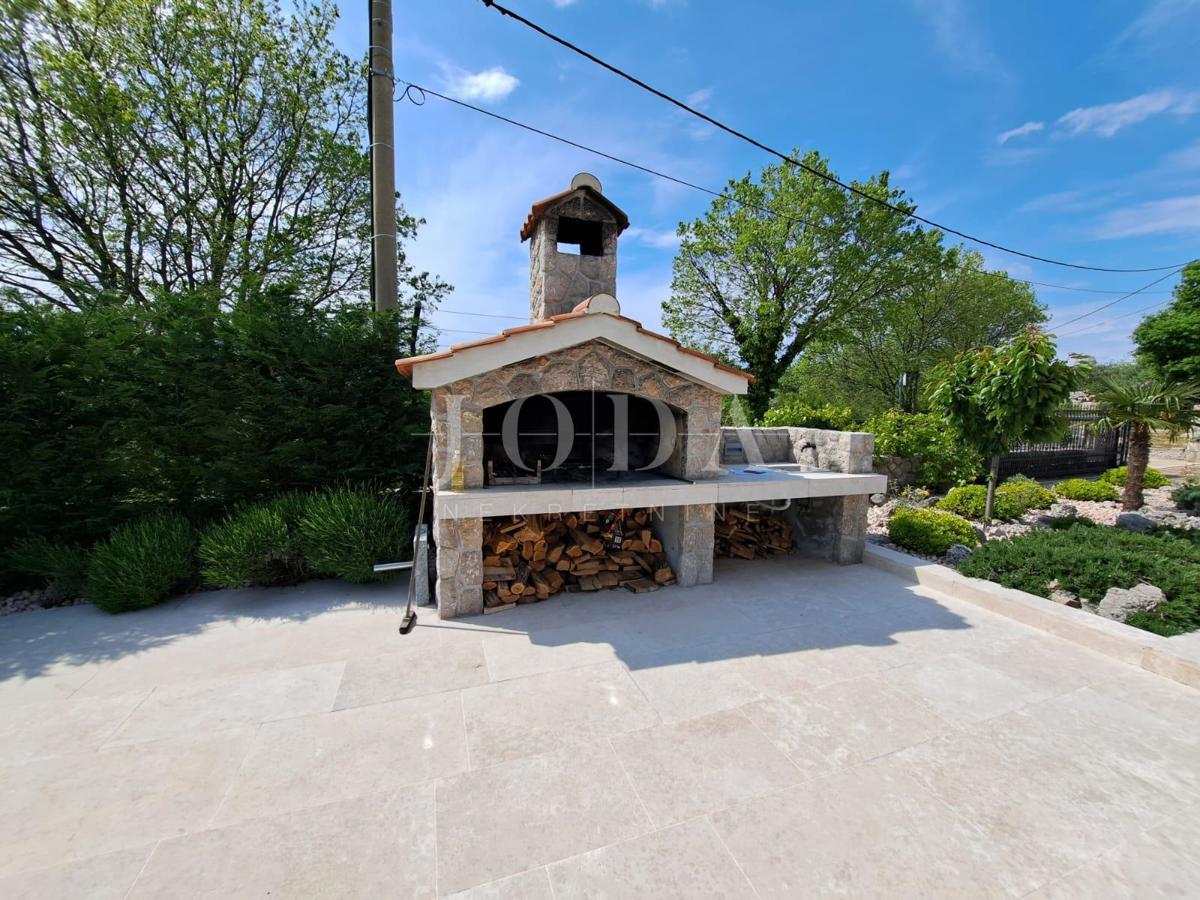 Bellisima villa con piscina, vicino di Malinska