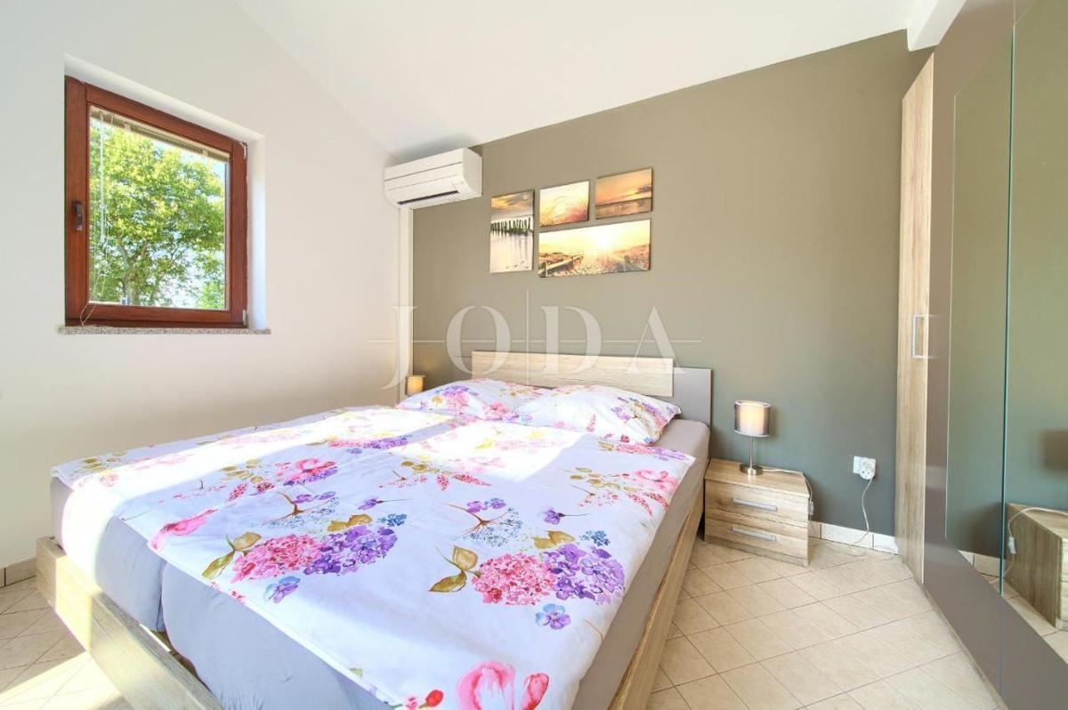 Bellisima villa con piscina, vicino di Malinska