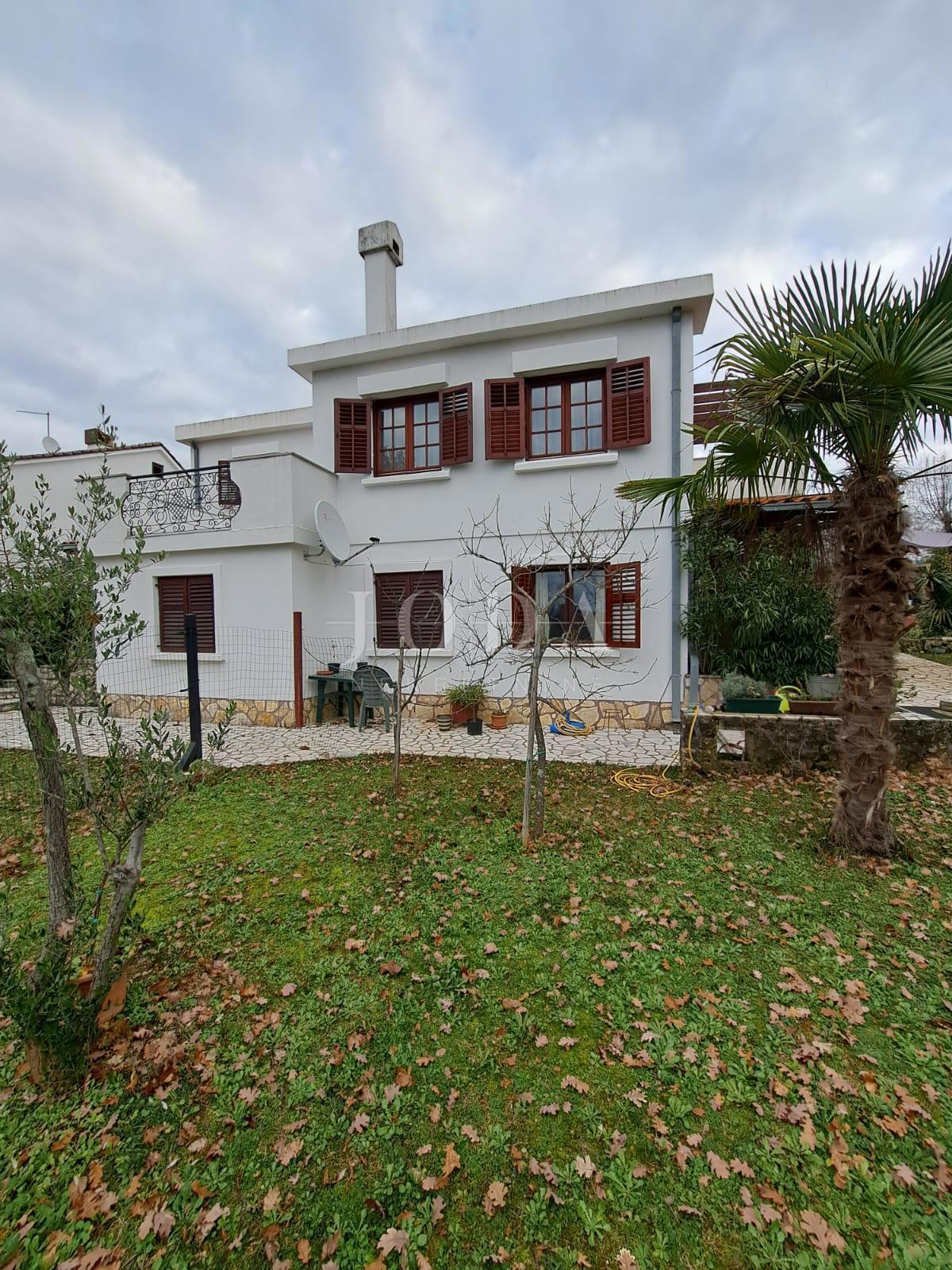 Detached house with a large garden - Njivice, island of Krk