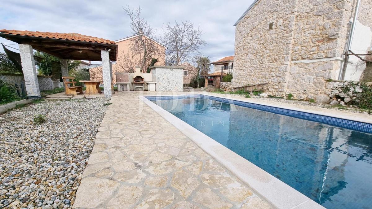 Casa rustica in pietra con piscina, Malinska, dintorni