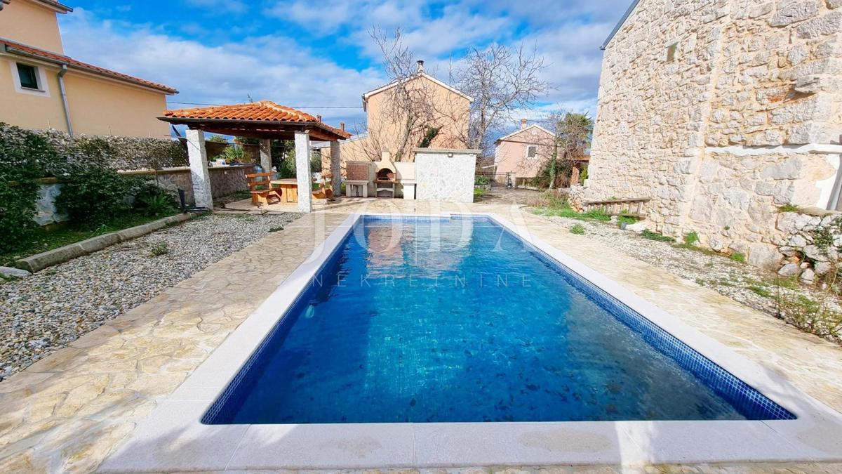 Casa rustica in pietra con piscina, Malinska, dintorni