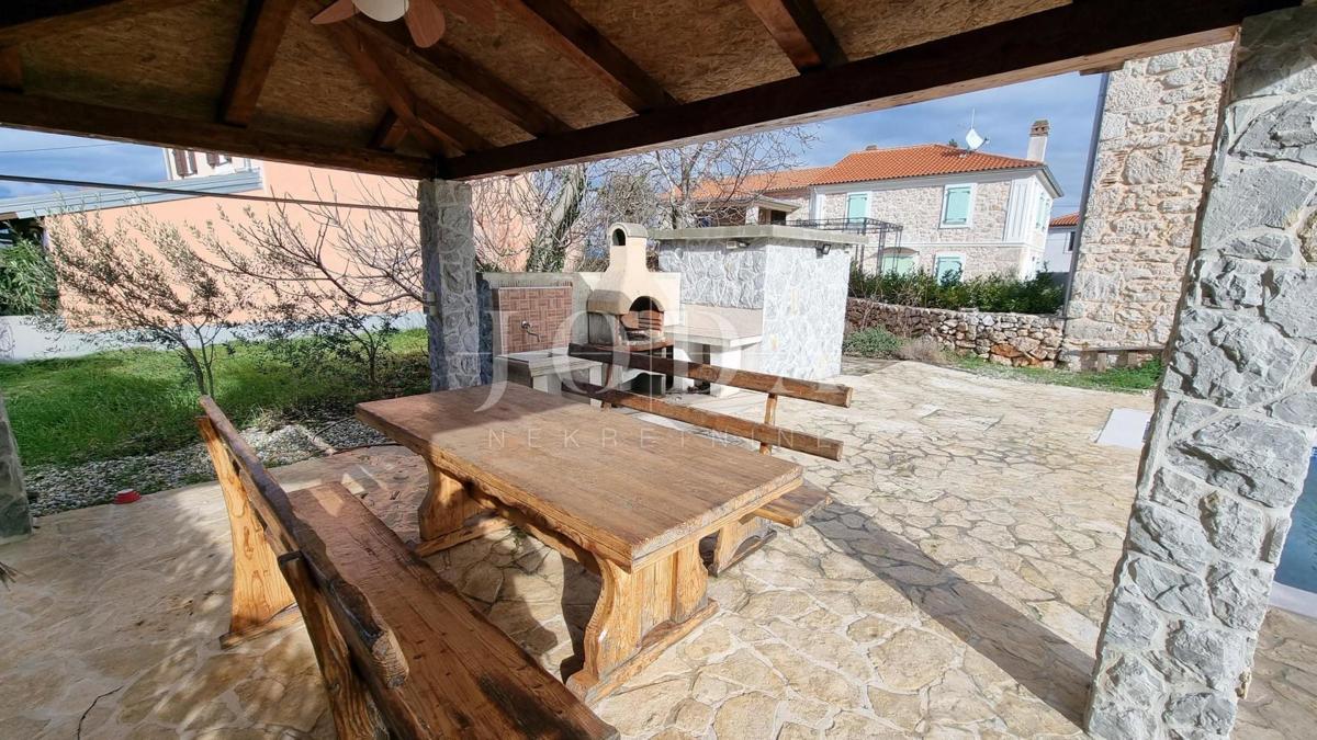 Casa rustica in pietra con piscina, Malinska, dintorni