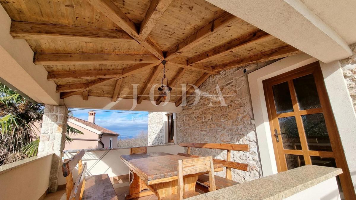 Casa rustica in pietra con piscina, Malinska, dintorni