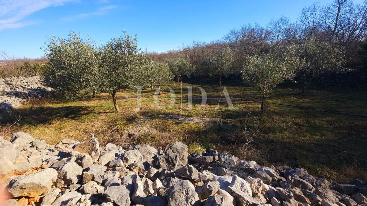 Malinska - terreno con vista mare vicino alla spiaggia