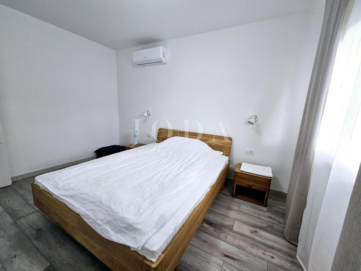 Casa bifamiliare in ottima posizione, Malinska centro