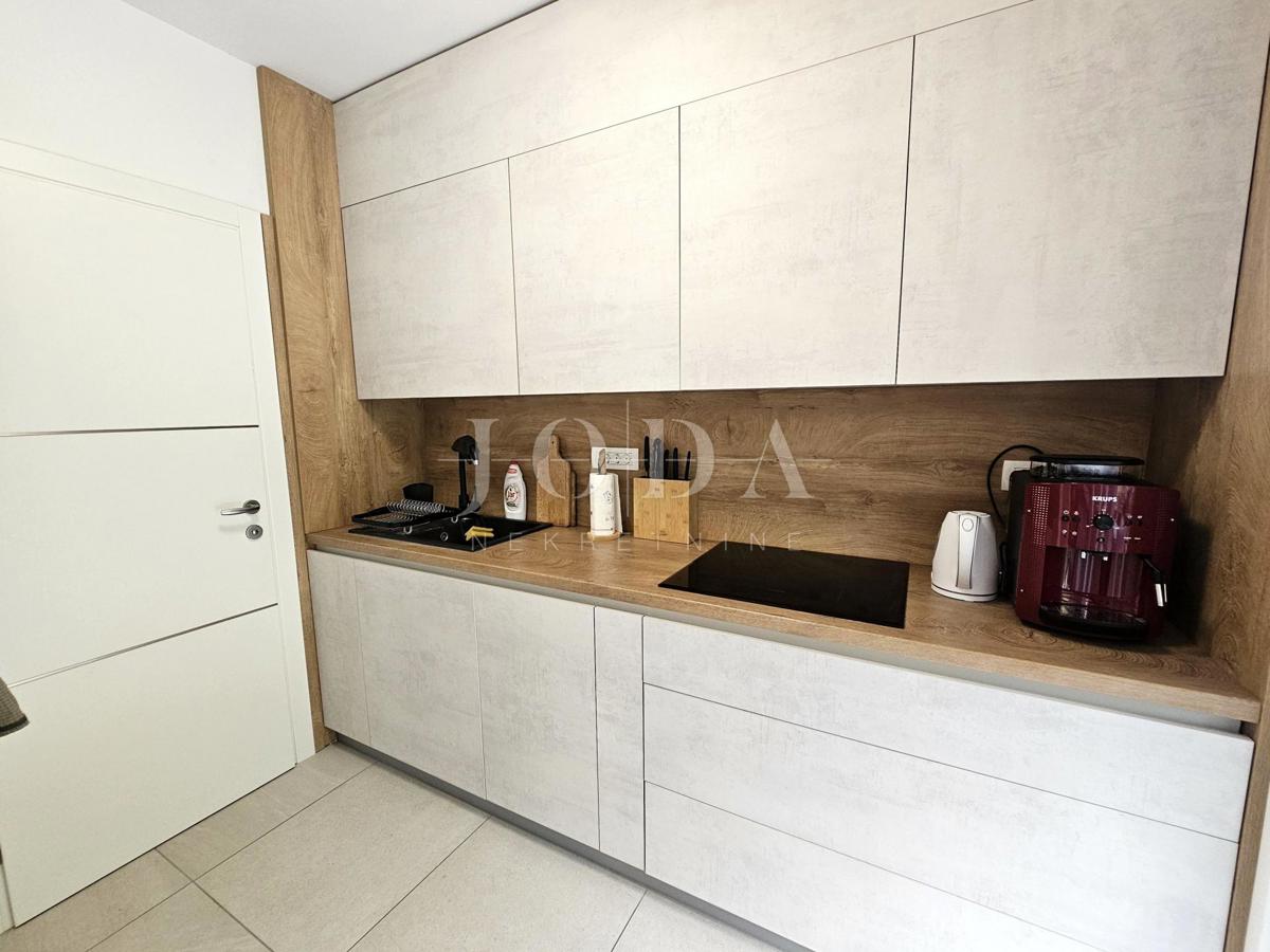 Casa bifamiliare in ottima posizione, Malinska centro