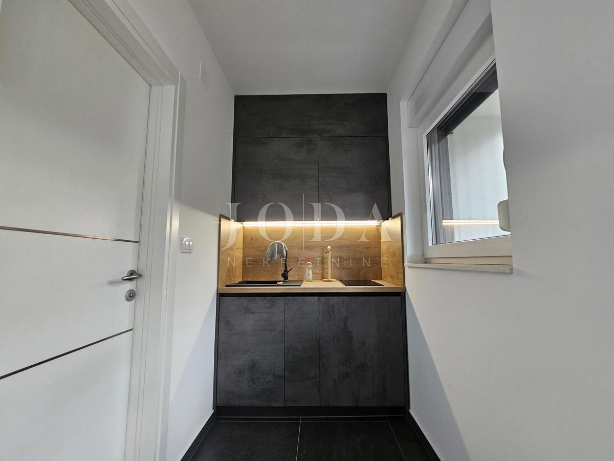 Casa bifamiliare in ottima posizione, Malinska centro