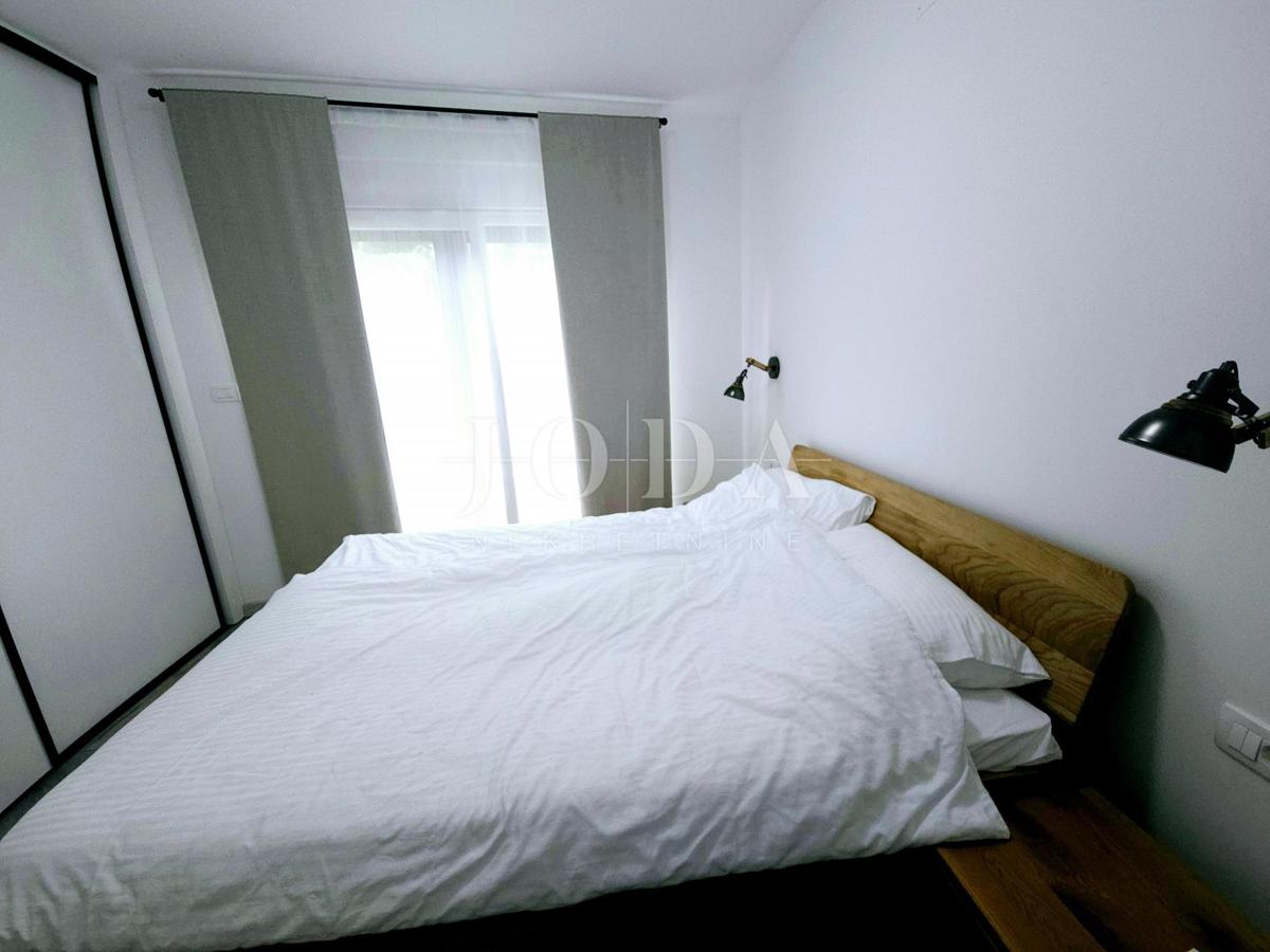 Casa bifamiliare in ottima posizione, Malinska centro