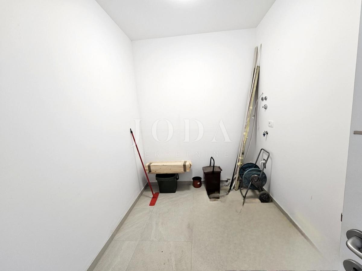 Casa bifamiliare in ottima posizione, Malinska centro