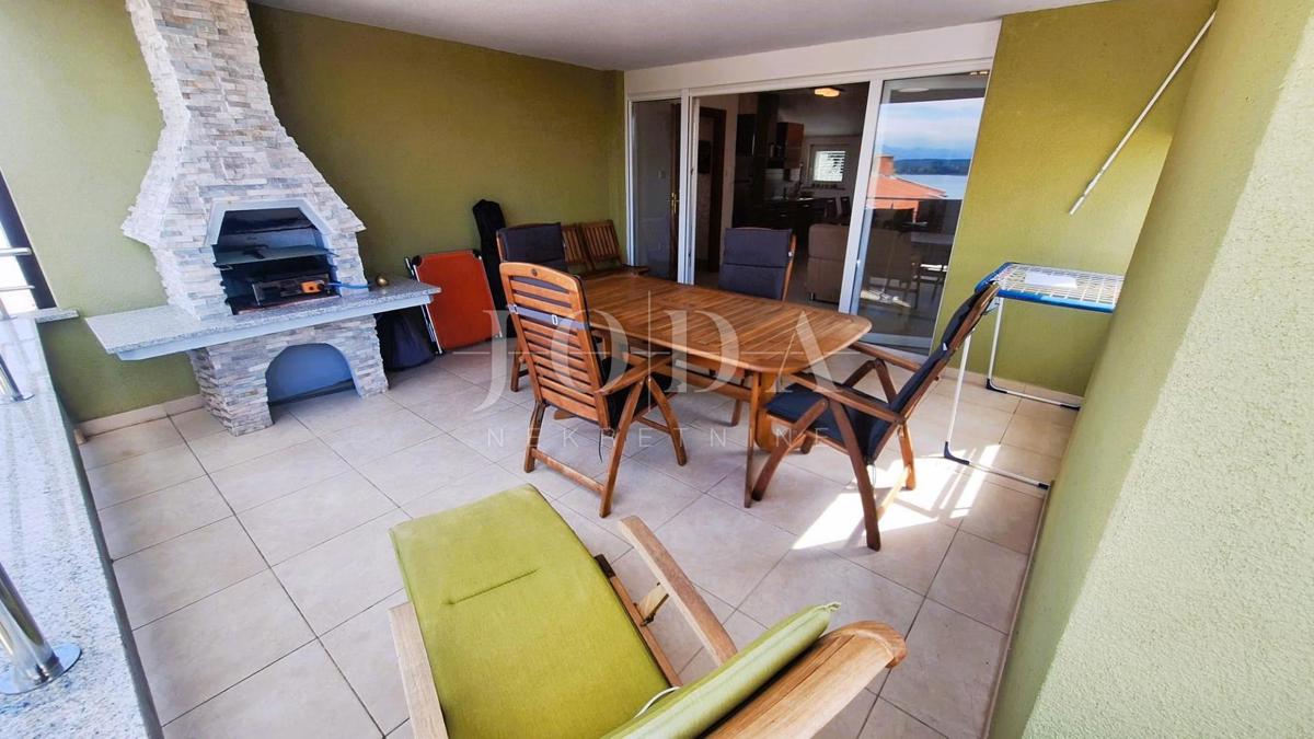 Isola di Krk! Spazioso appartamento a 100 m dal mare!