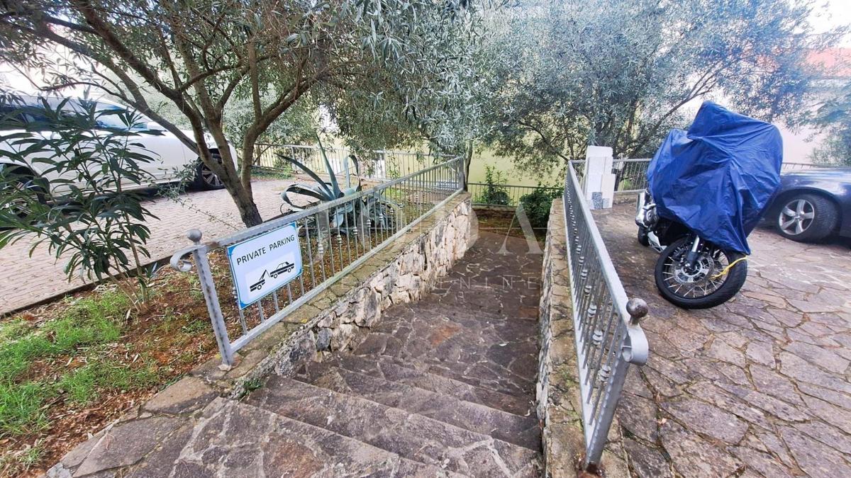 Isola di Krk! Spazioso appartamento a 100 m dal mare!