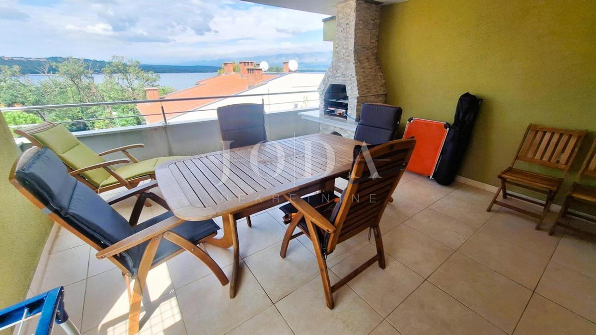 Isola di Krk! Spazioso appartamento a 100 m dal mare!