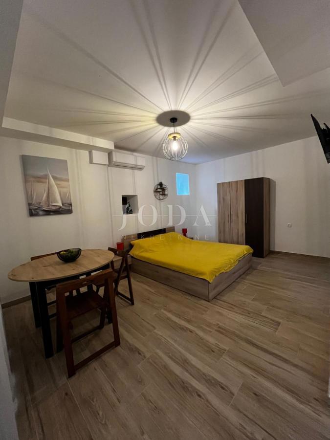 Casa in vendita vicino a Malinska, cinque appartamenti