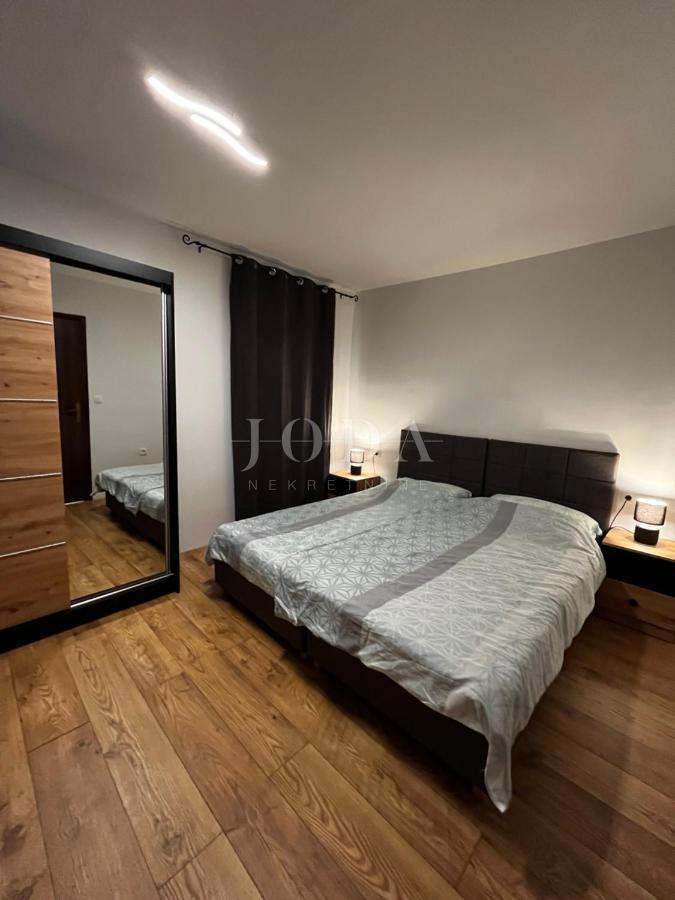 Casa in vendita vicino a Malinska, cinque appartamenti