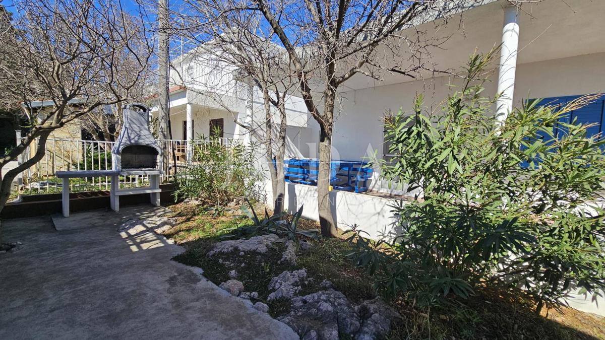 Casa Lukovo Šugarje, Karlobag, 95m2, vicino al mare