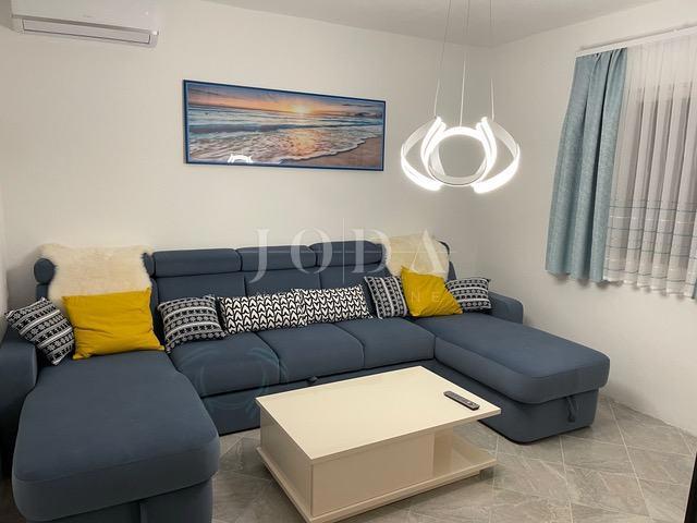 Casa Lukovo Šugarje, Karlobag, 95m2, vicino al mare