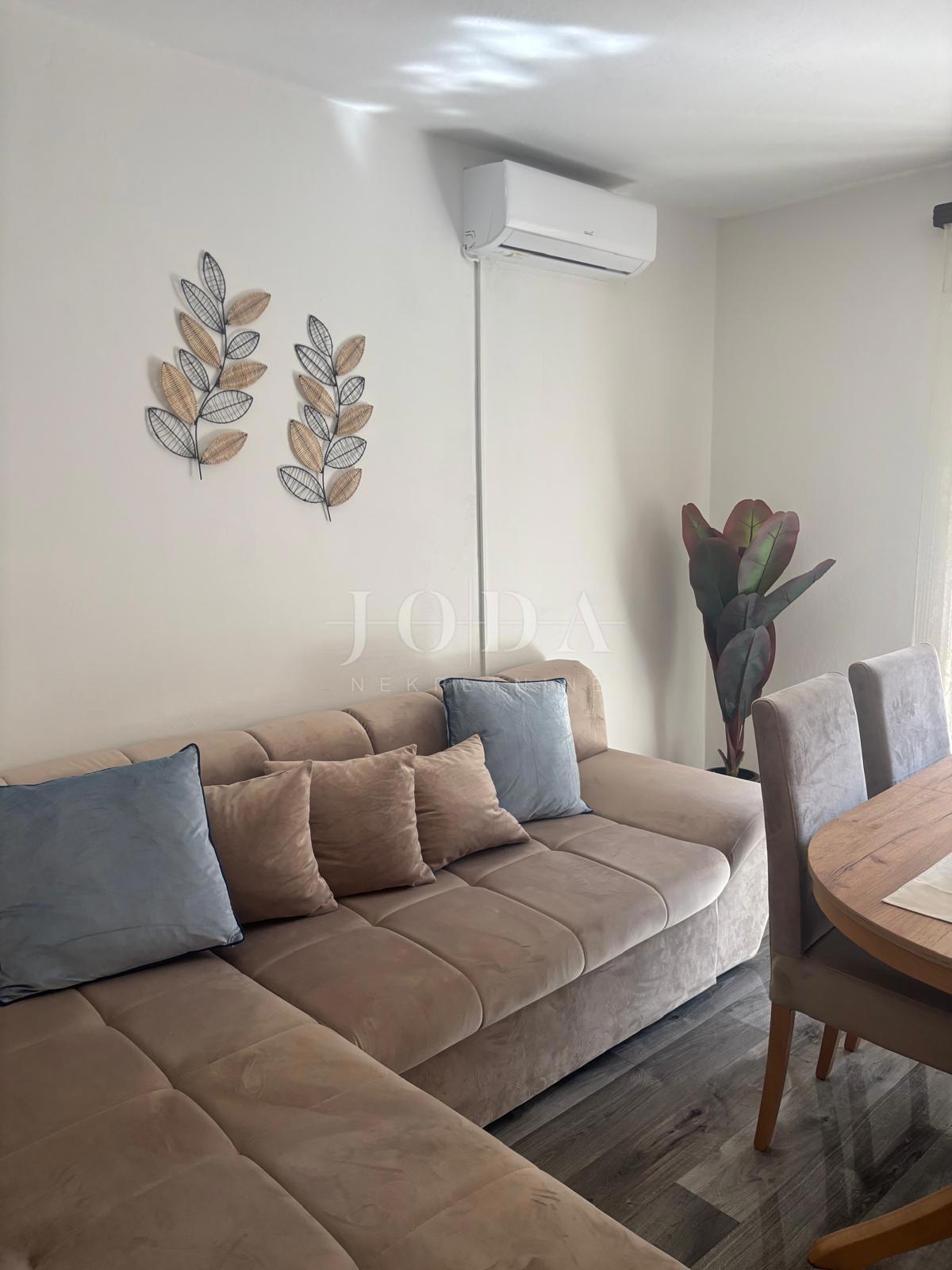 SENJ, casa con giardino nel centro della città