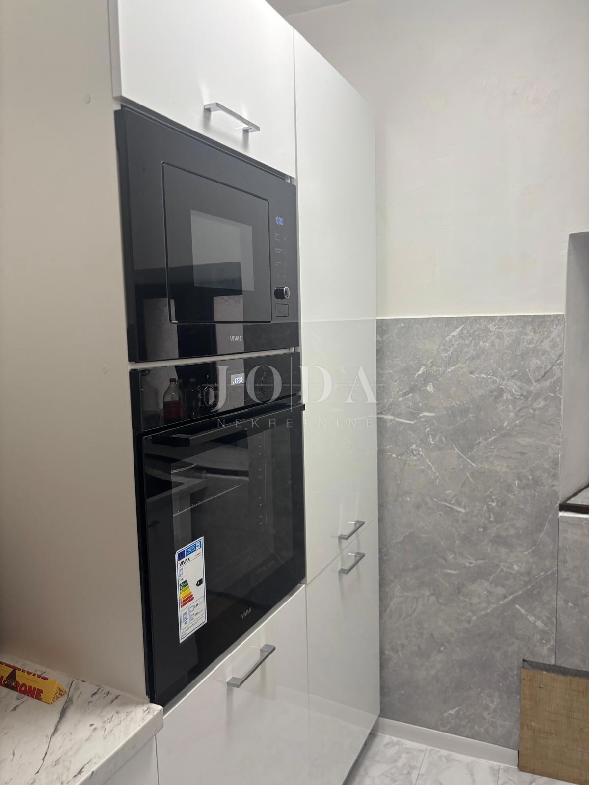 SENJ, casa con giardino nel centro della città