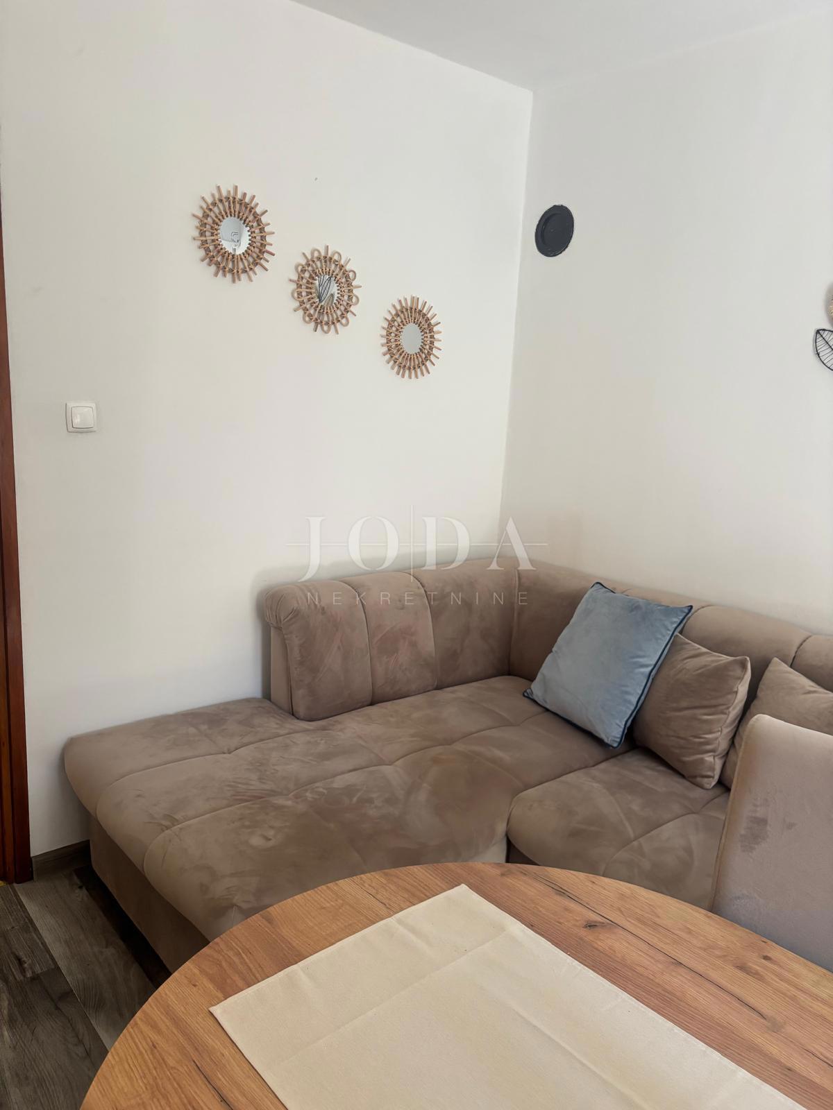 SENJ, casa con giardino nel centro della città