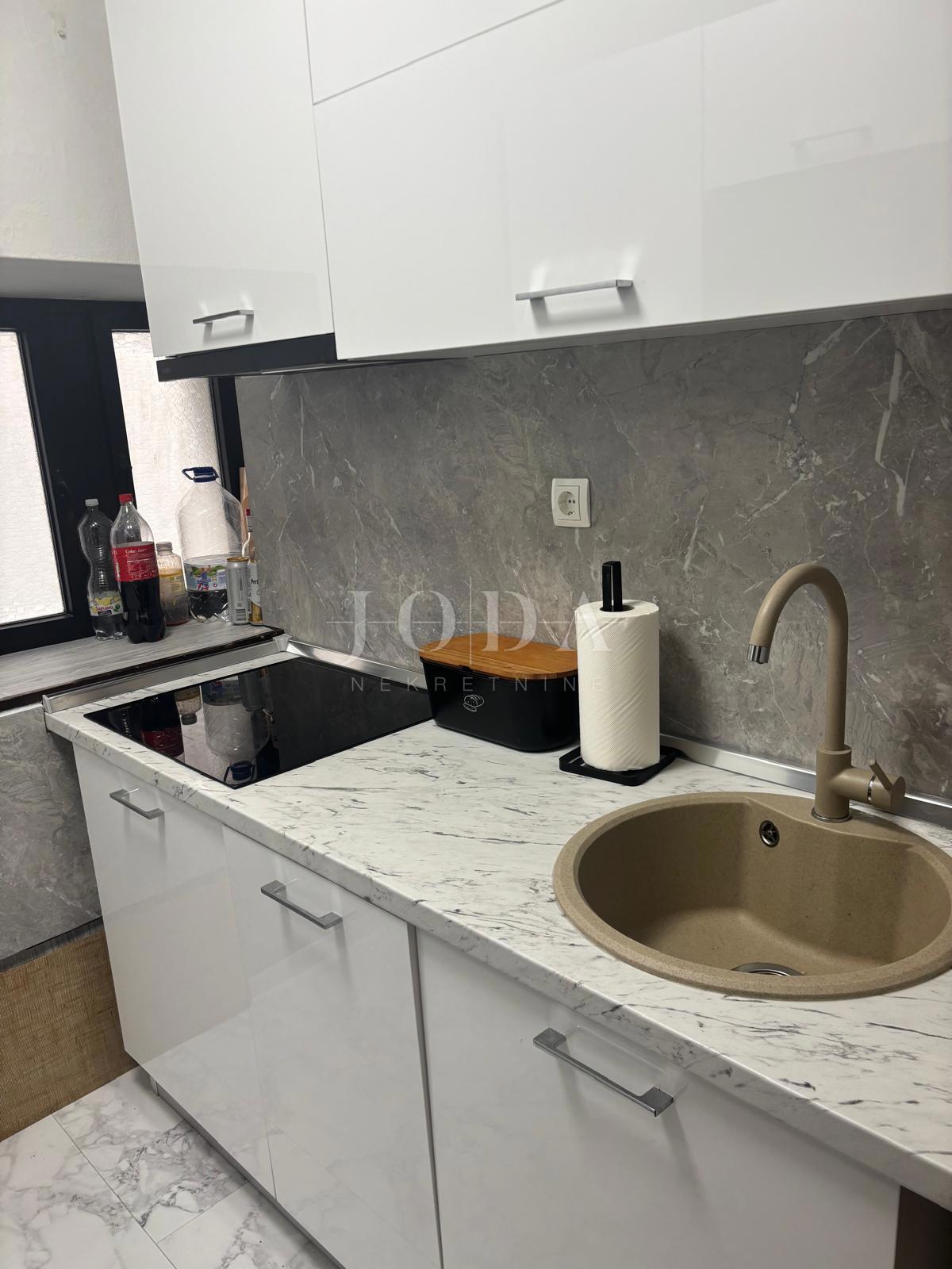 SENJ, casa con giardino nel centro della città