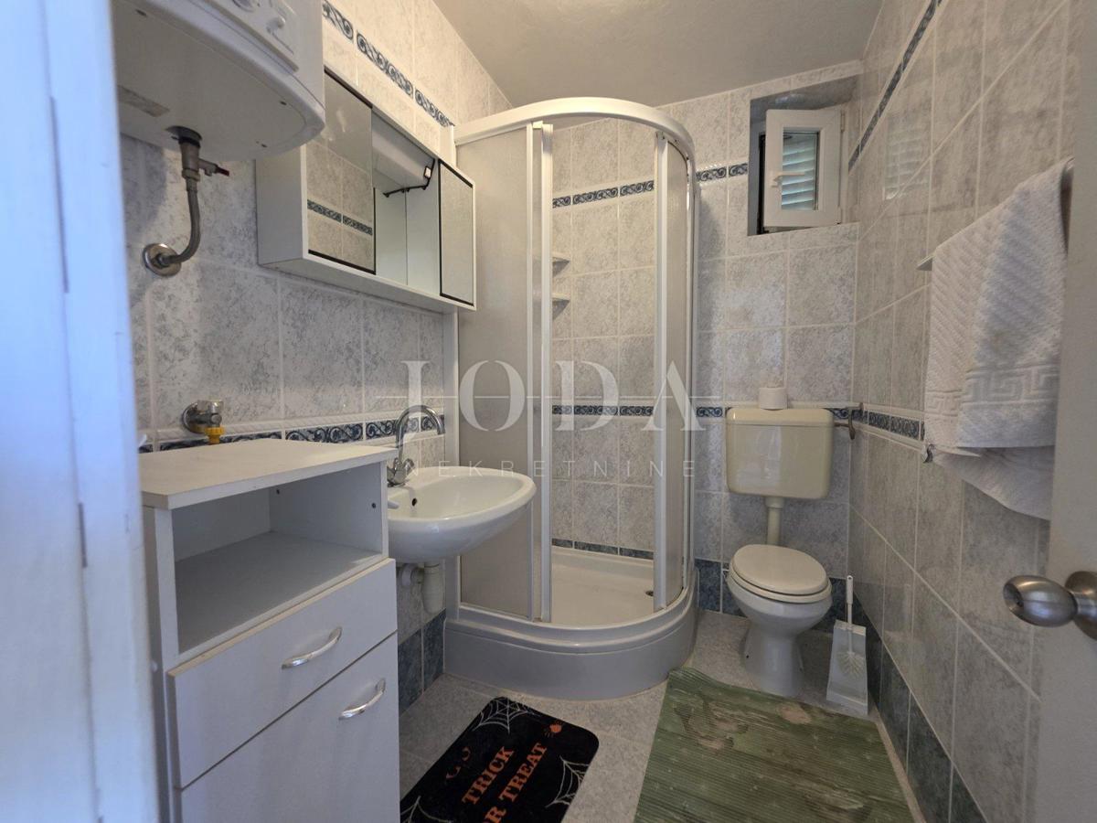 Crikvenica,  Tre unità abitative con giardino