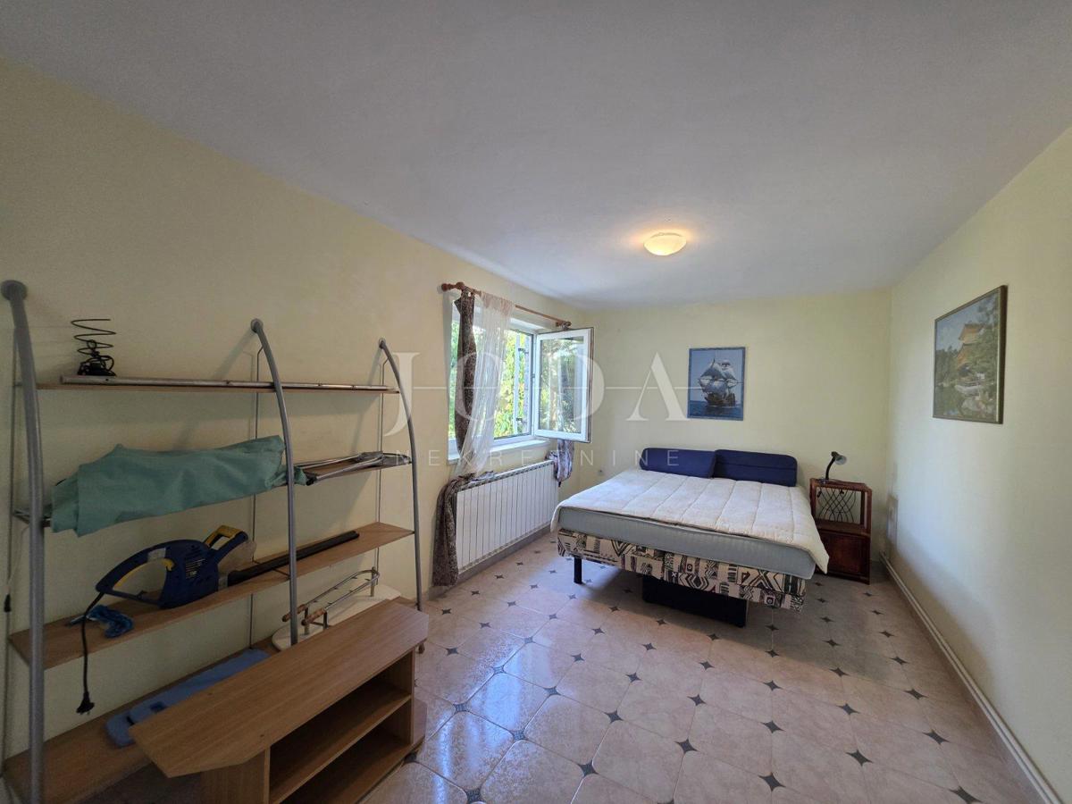 Crikvenica,  Tre unità abitative con giardino