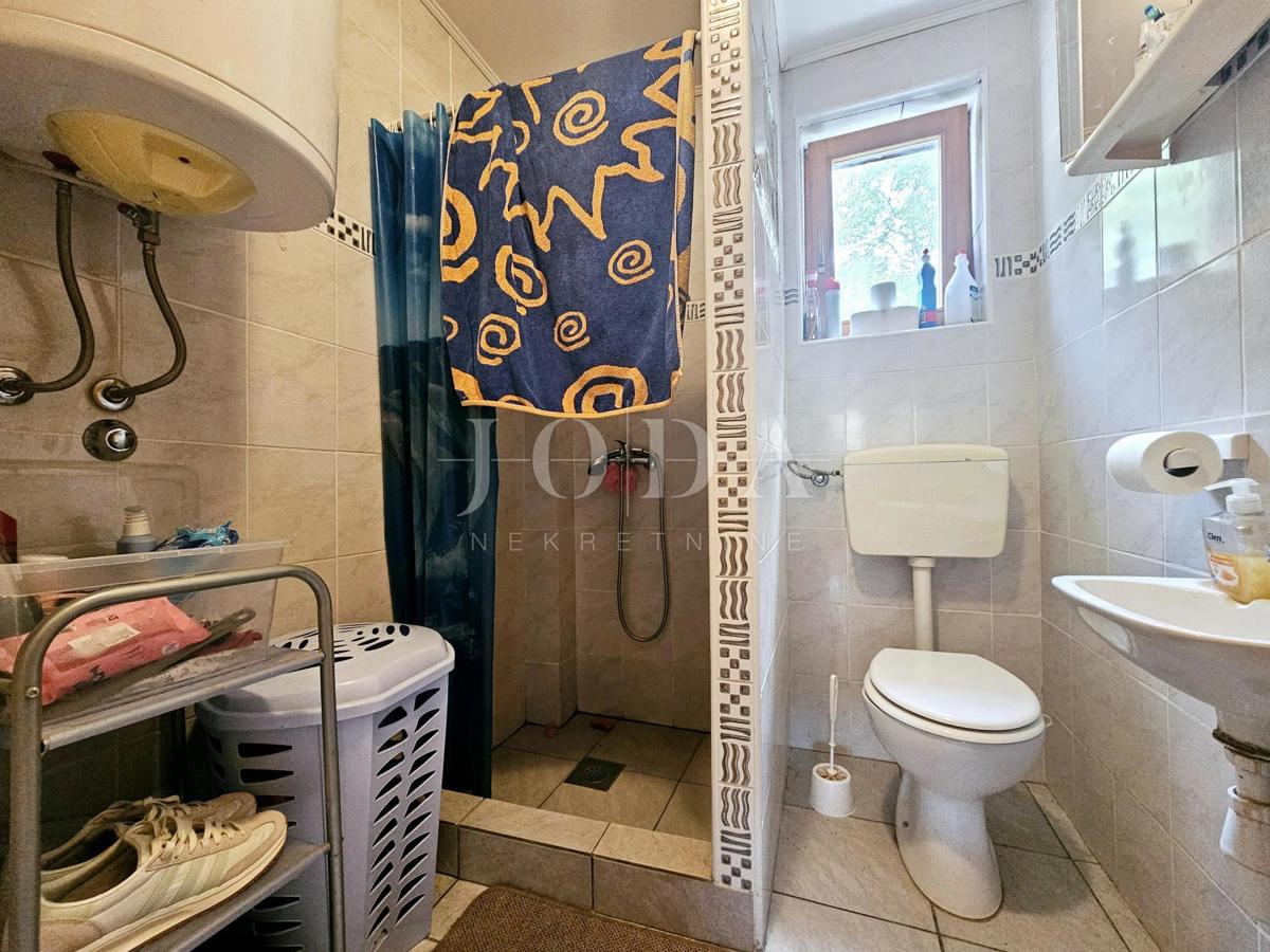 Casa con due appartamenti vicino a Malinska