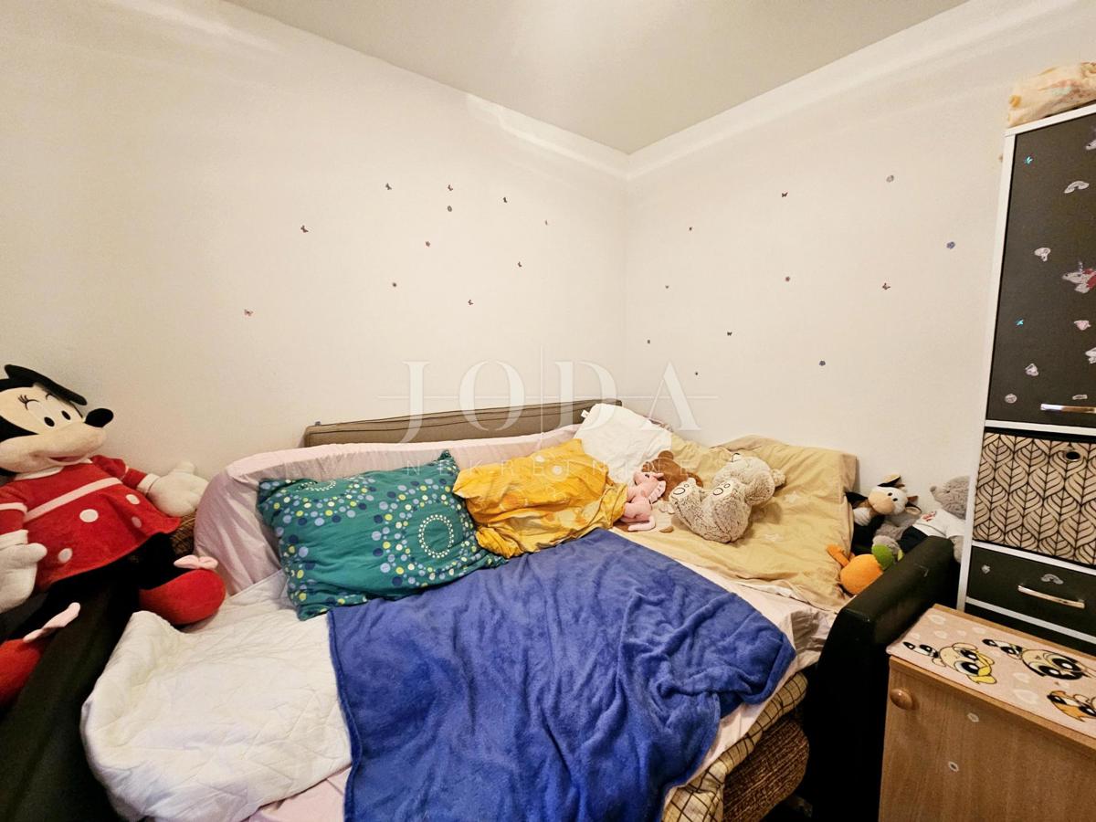 Casa con due appartamenti vicino a Malinska