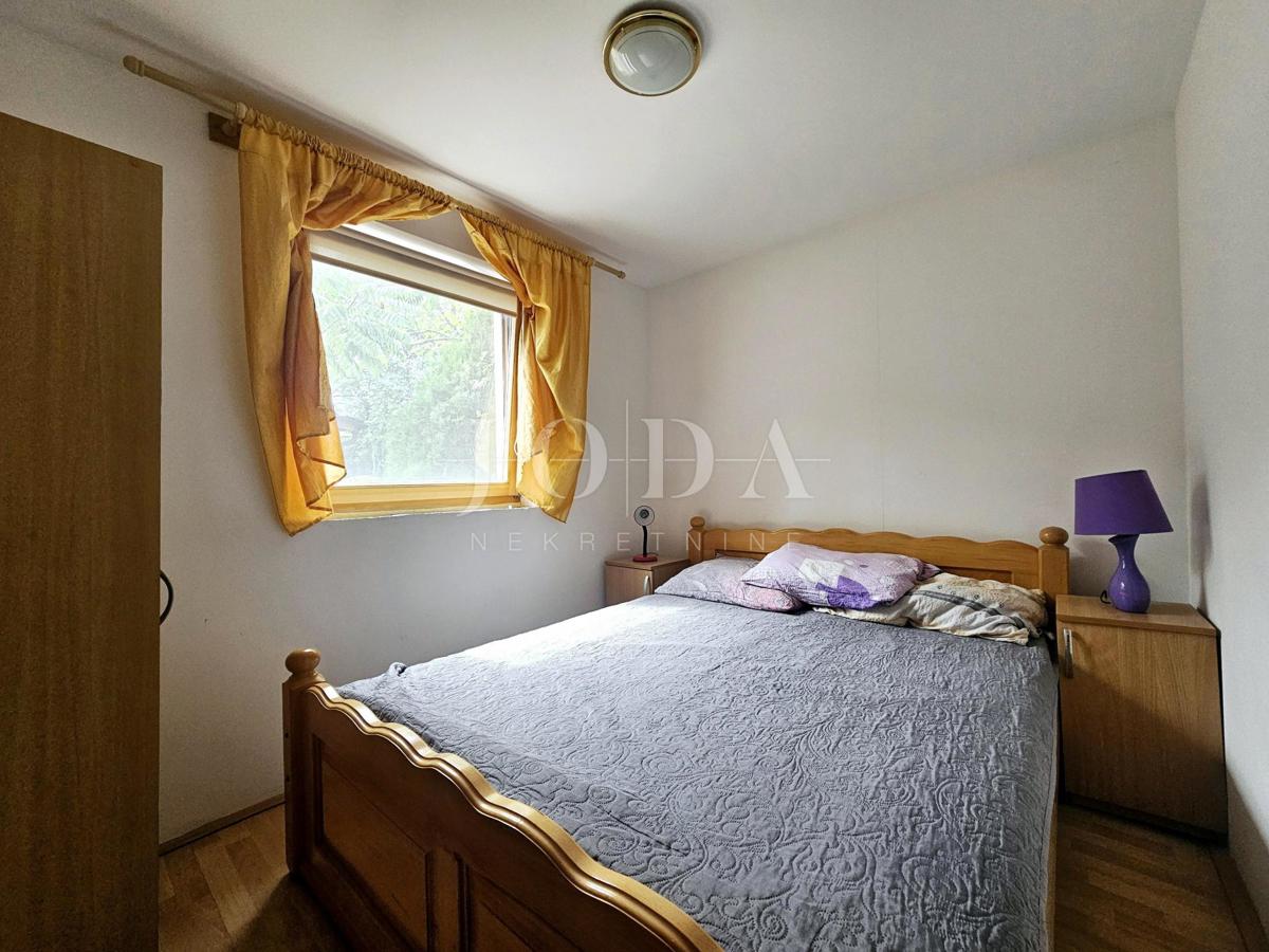 Casa con due appartamenti vicino a Malinska