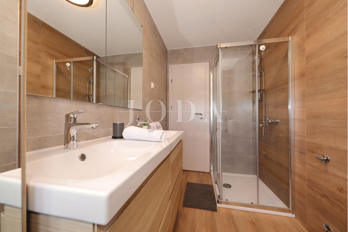 Casa Seline, Starigrad, 377m2