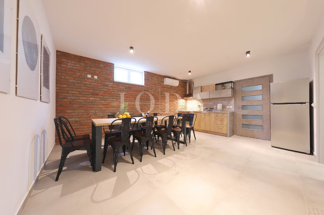 Casa Seline, Starigrad, 377m2