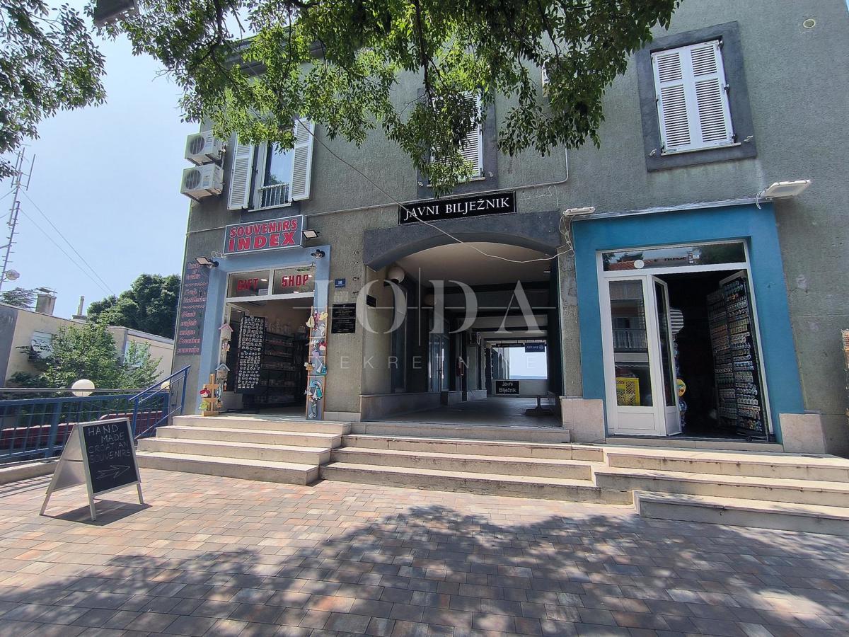 Locali commerciali in posizione privilegiata a Novi Vinodolski