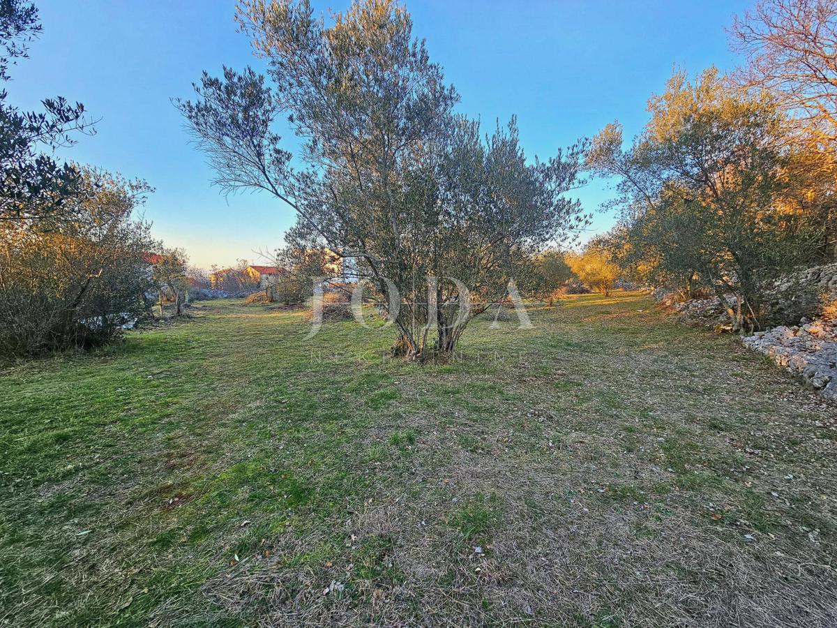 Terreno edificabile con vista mare parziale