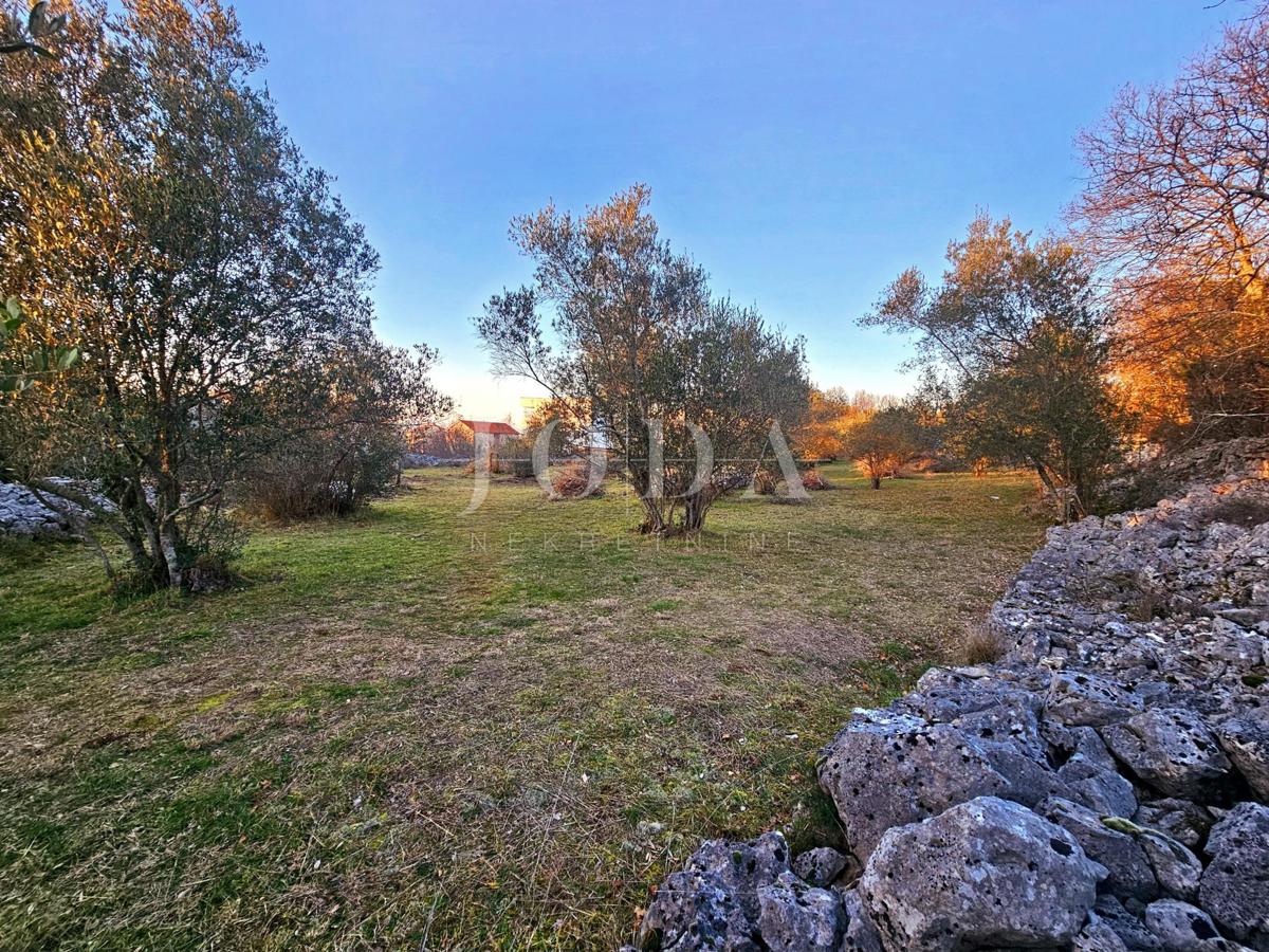 Terreno edificabile con vista mare parziale