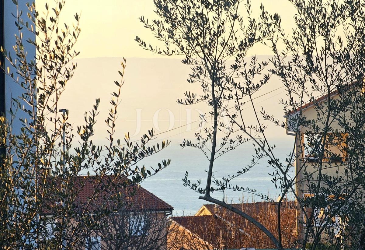 Terreno edificabile con vista mare parziale