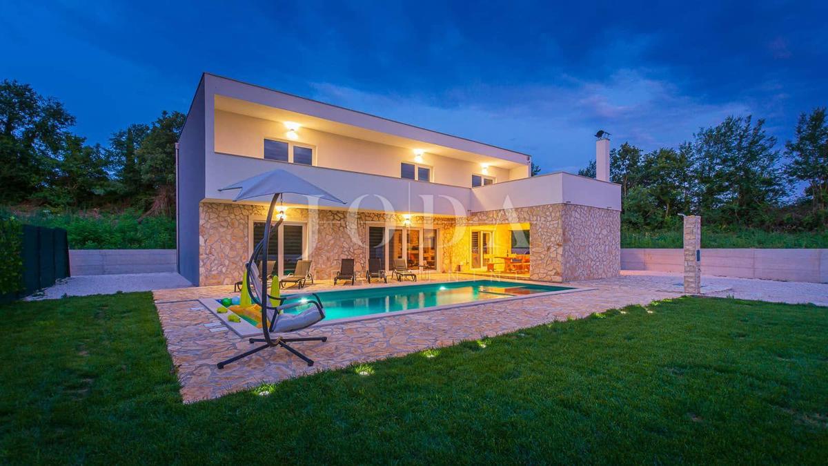 Casa Svetvinčenat, 243m2