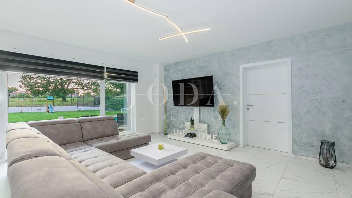 Casa Svetvinčenat, 243m2