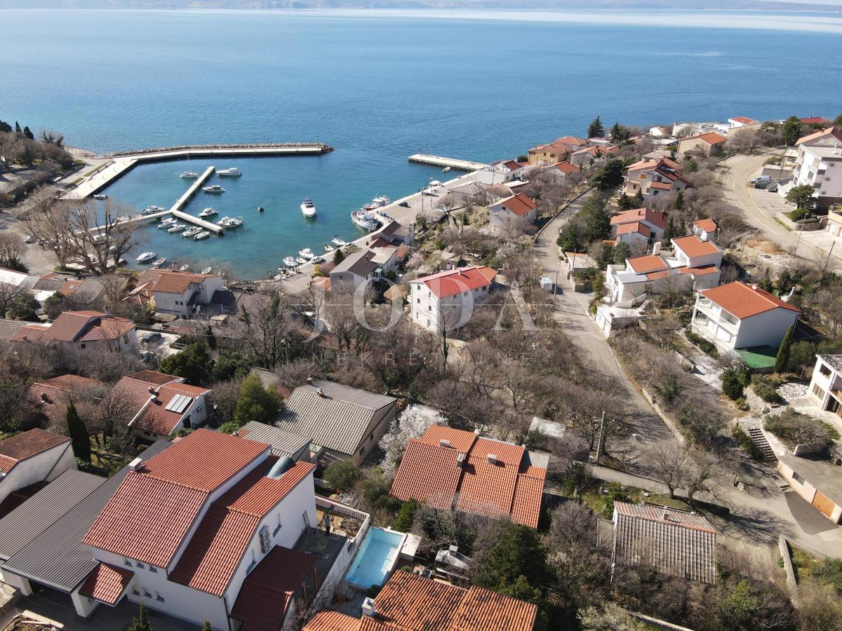 Casa a 100 metri dal mare con 6 unità abitative