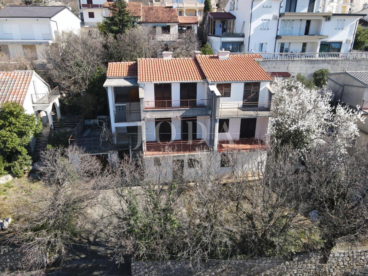 Casa a 100 metri dal mare con 6 unità abitative