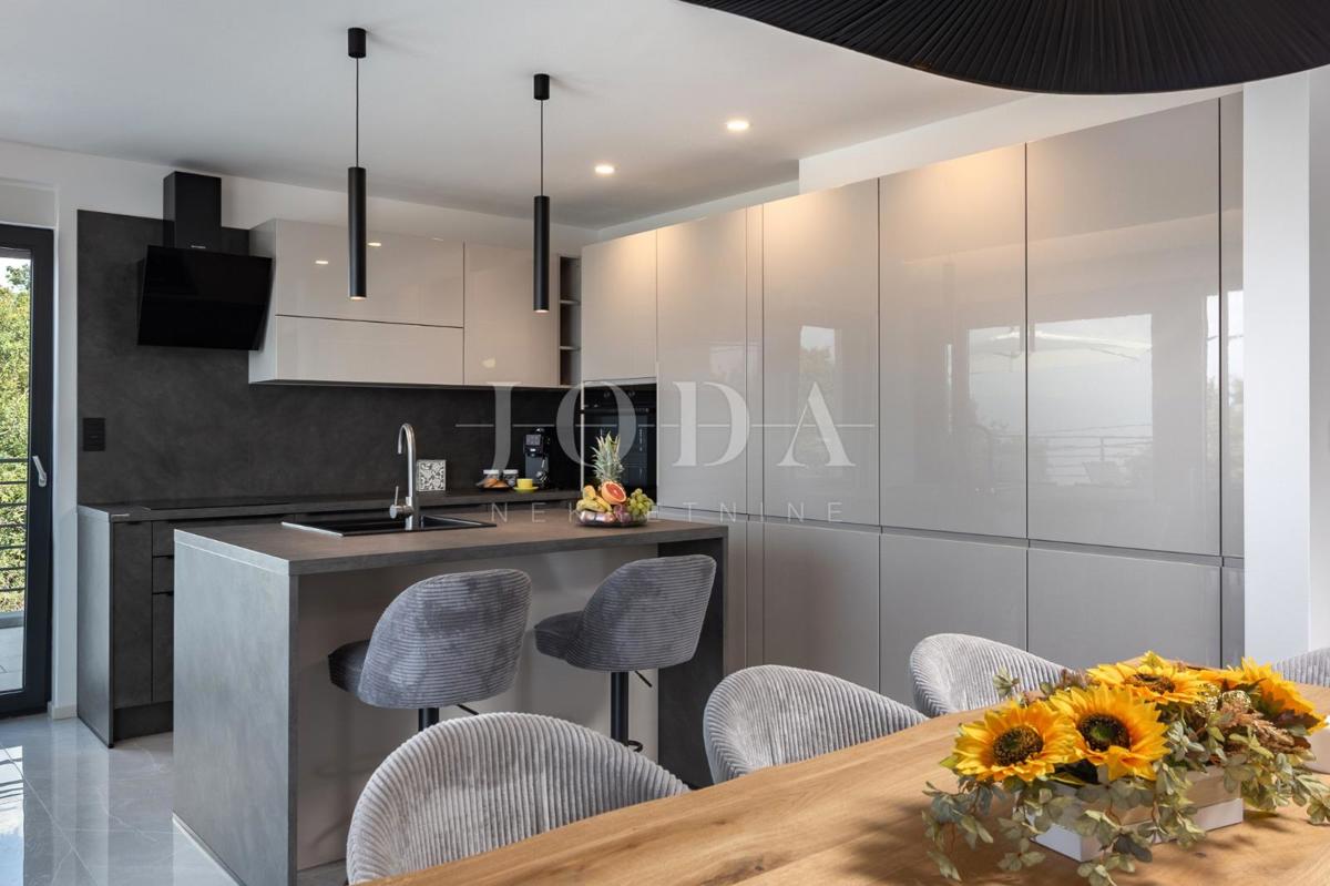 Casa Kostrena, 490m2