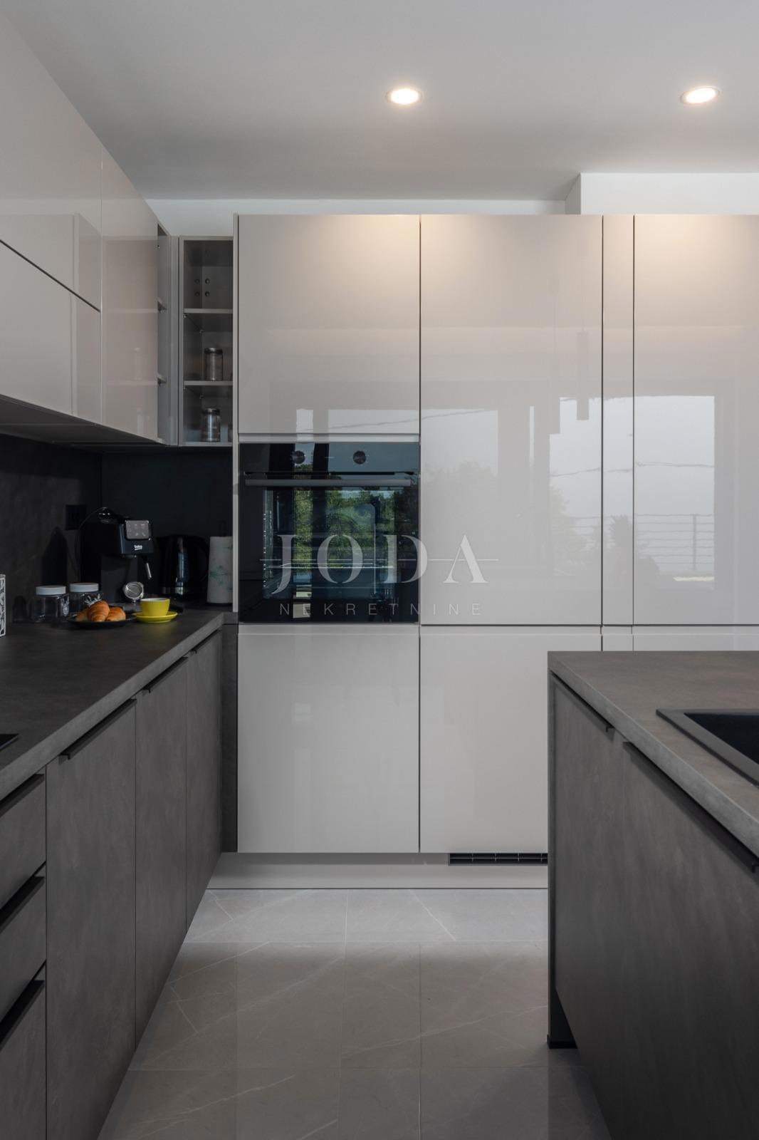 Casa Kostrena, 490m2