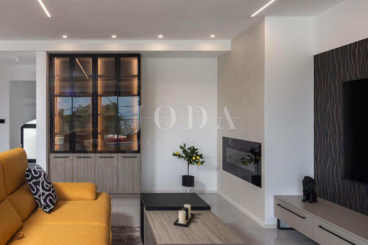 Casa Kostrena, 490m2