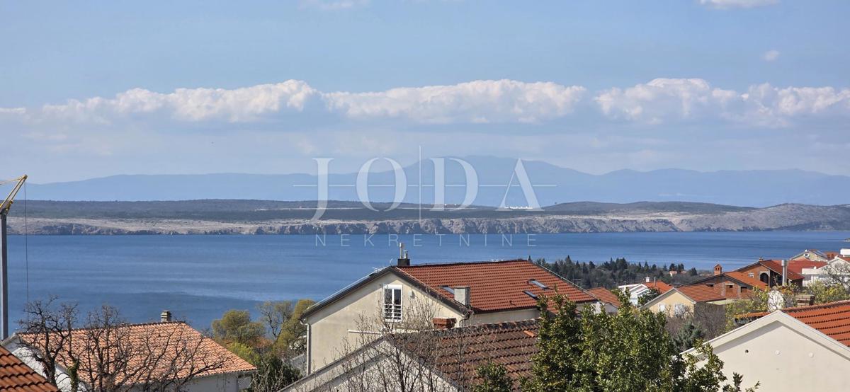 Appartamento Dramalj 39,40 m² | vista mare | parcheggio | giardino | completamente arredato | zona tranquilla