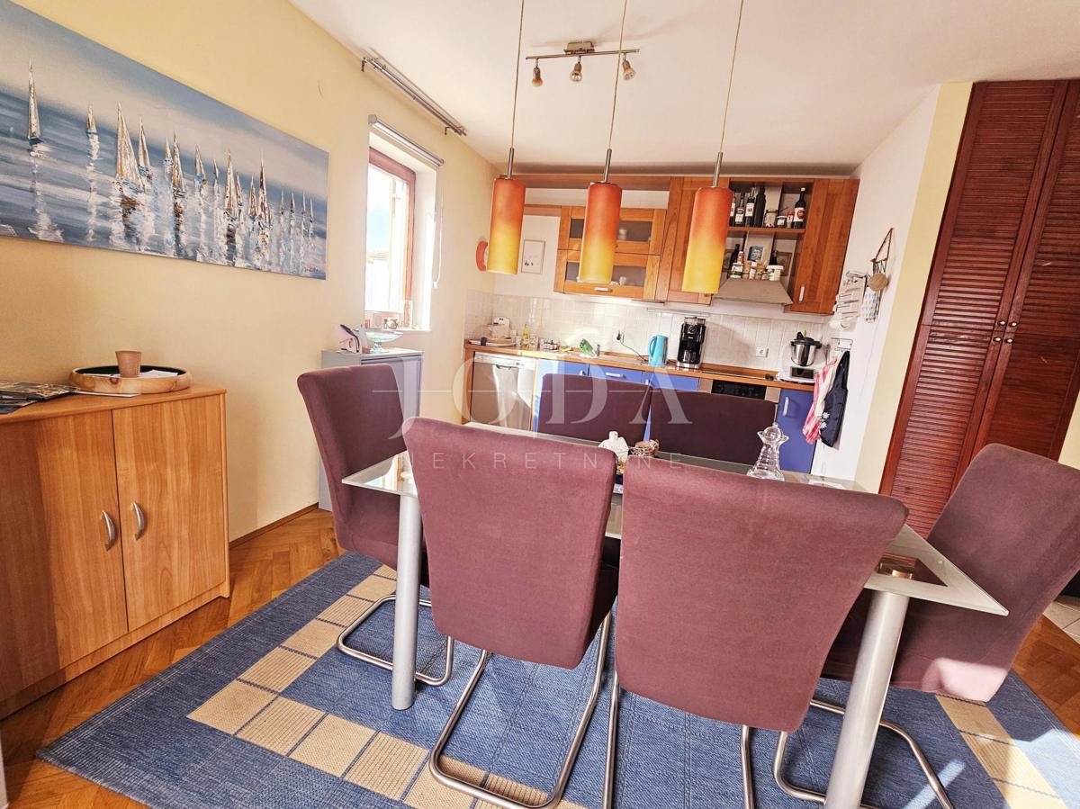 Malinska – appartamento con vista mare, posizione tranquilla