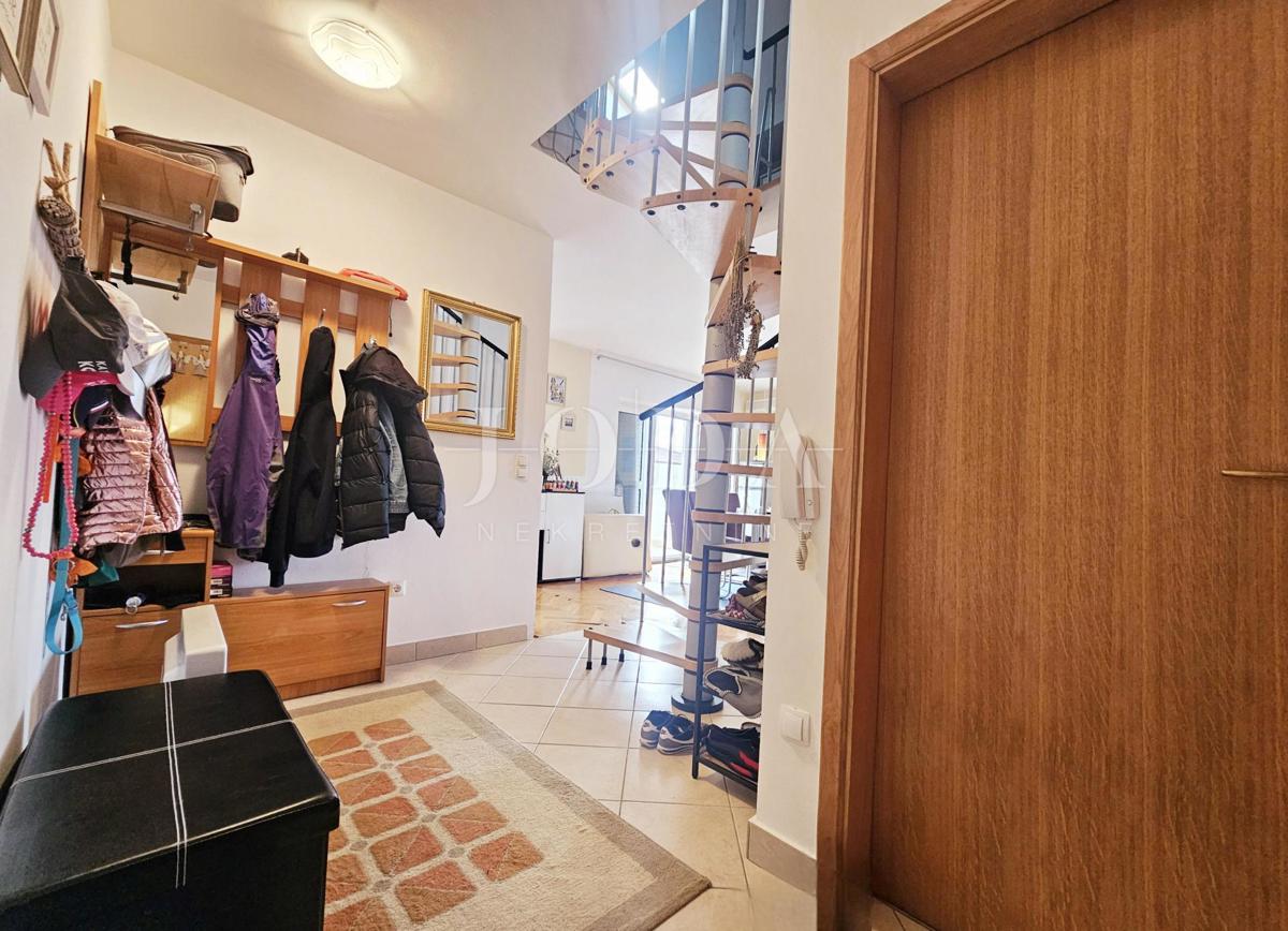 Malinska – appartamento con vista mare, posizione tranquilla